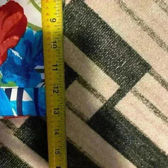 NWOT Attention brand women’s chino shorts size 6 floral flat front 4”‎ inseam - Picture 10 of 11